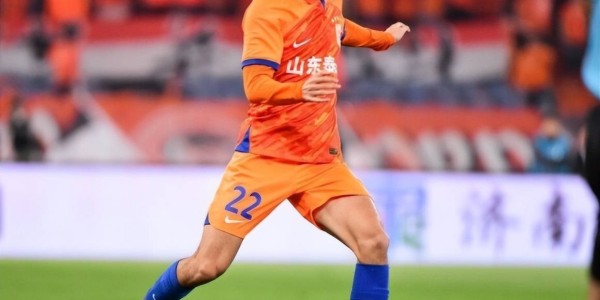 喜讯！两大德甲名帅首次联手举荐运作山东主力国脚后腰留洋德国，已承诺给他顶薪主力位置